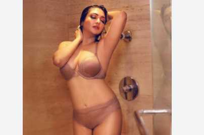 Khushi Mukherjee Full Nude Show for Fans Onlyfans