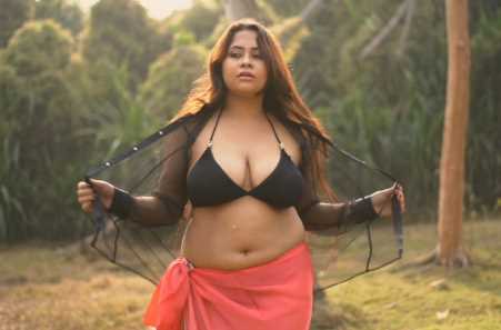 Parna Nude Nude Hot Photo Shoot for Naari Magazine