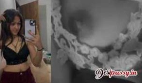 Isha Modi Live Boob Press & Pussy Glimpse